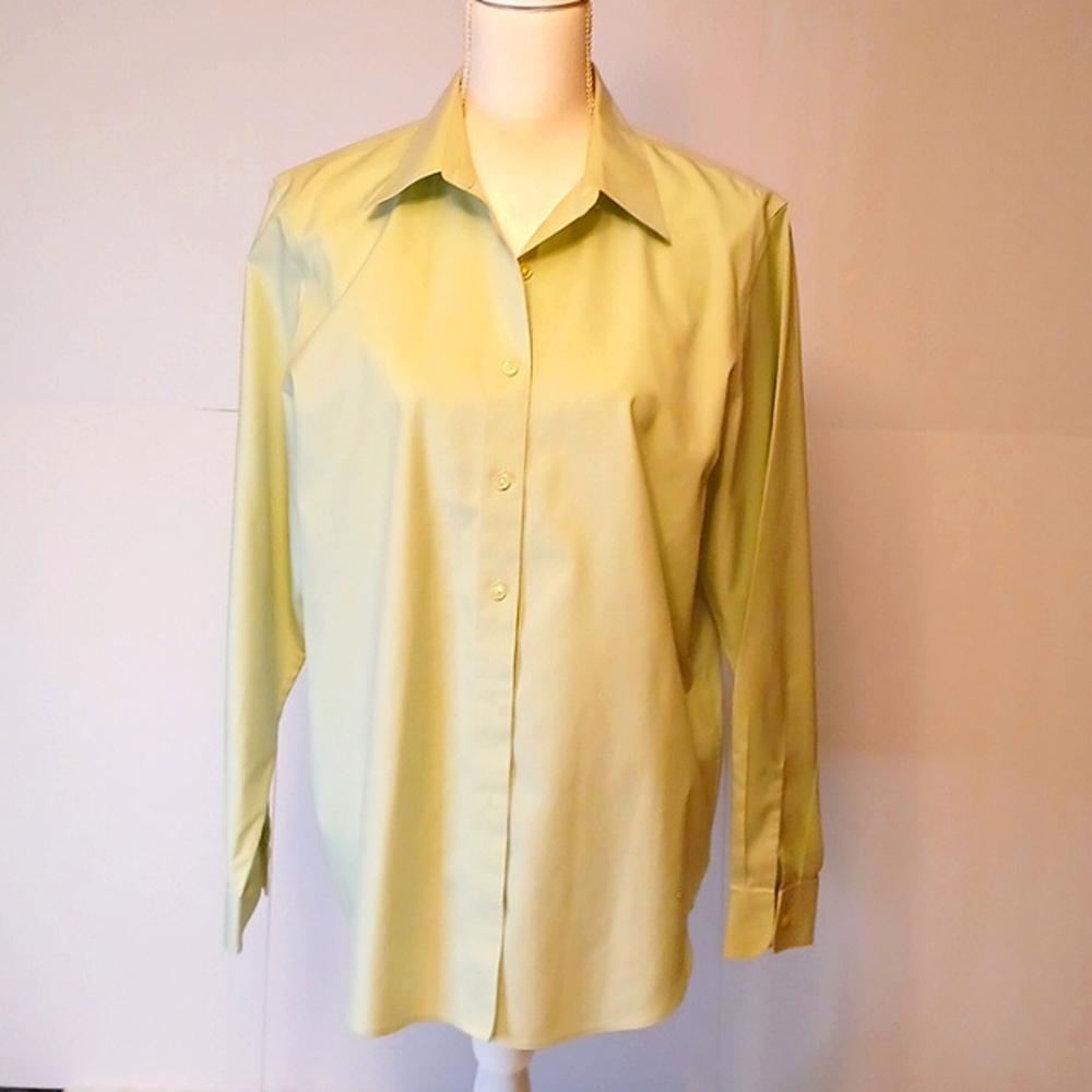 Orvis Long Sleeve Women's Button Down Dress Shirt. Light Green - Size 12